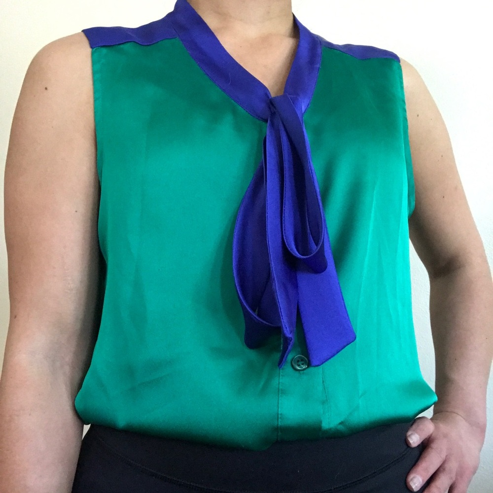 Kasper Tie Neck Sleeveless Blouse